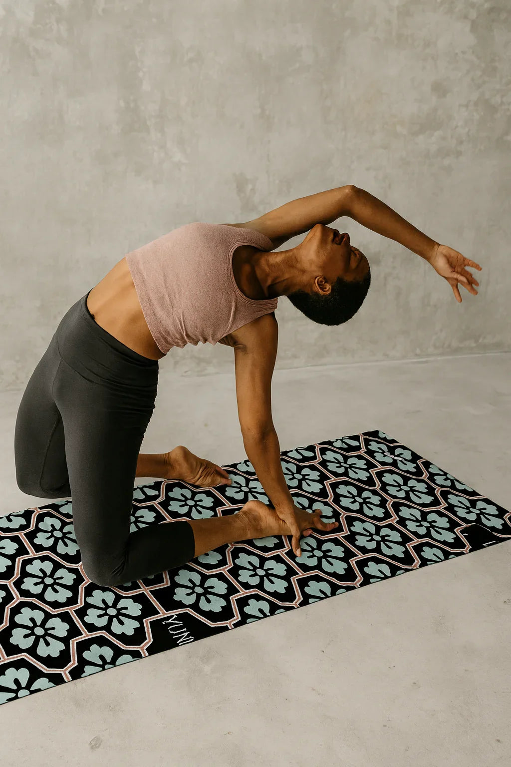 Yoga Mat | 6mm Thick | Black | Non-Slip | Eco Friendly | Yune Yoga | Crow-1
